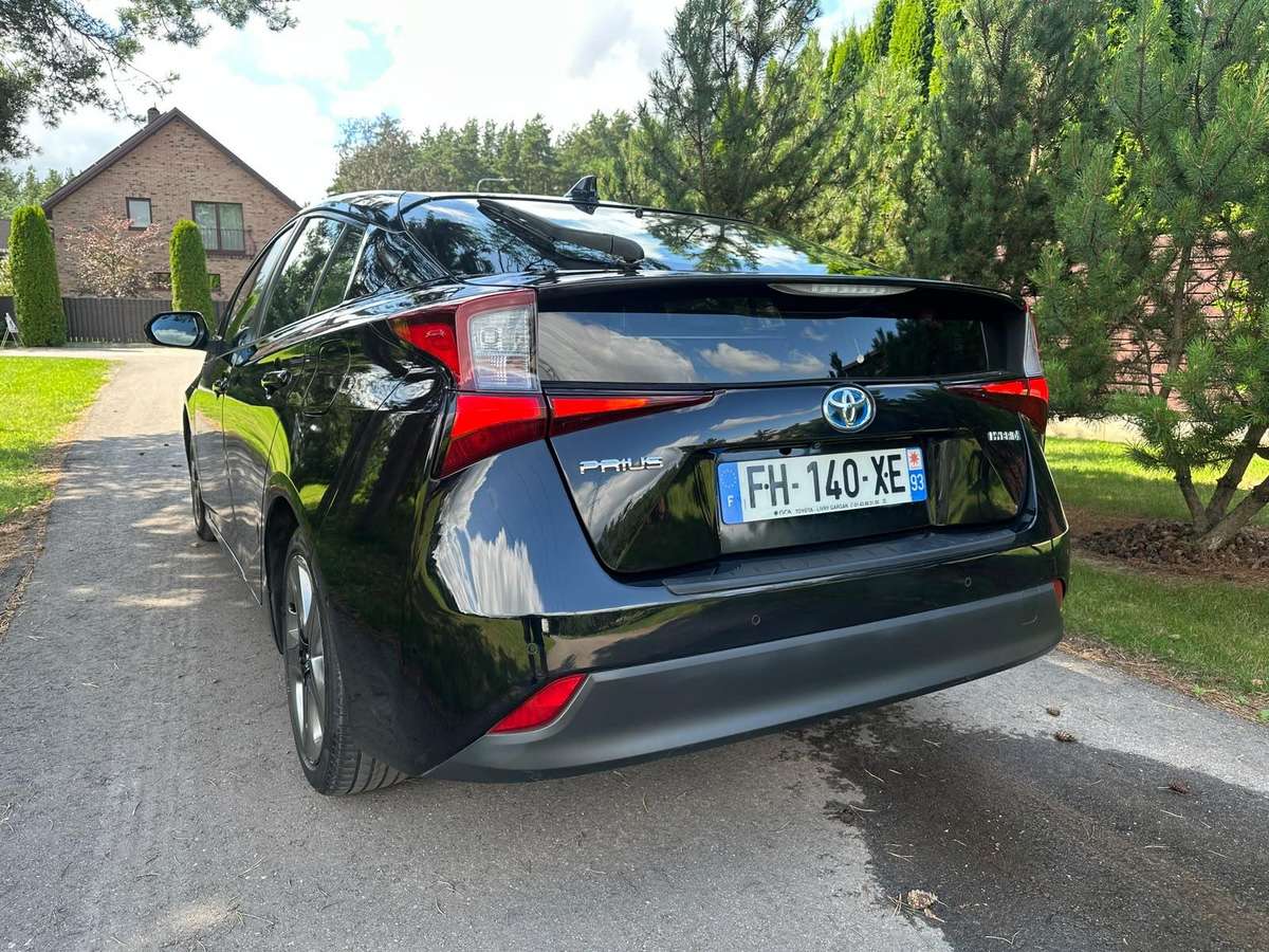 Toyota Prius - 4