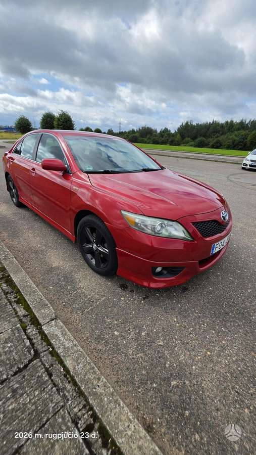 Toyota Camry - 1