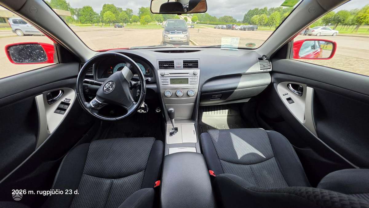 Toyota Camry - 12