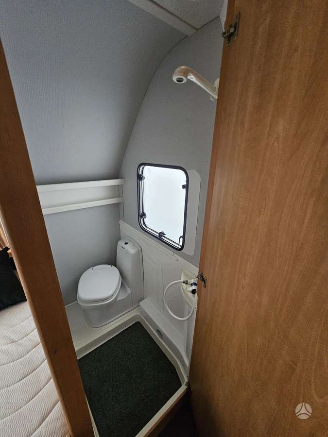 -Kita- KNAUS EIFELLAND E500, caravans