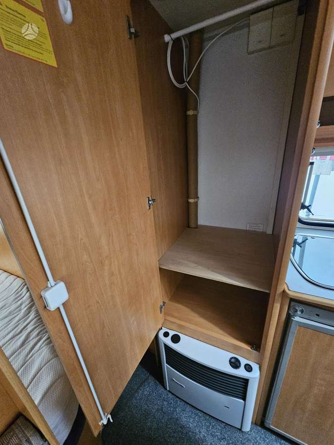 -Kita- KNAUS EIFELLAND E500, caravans