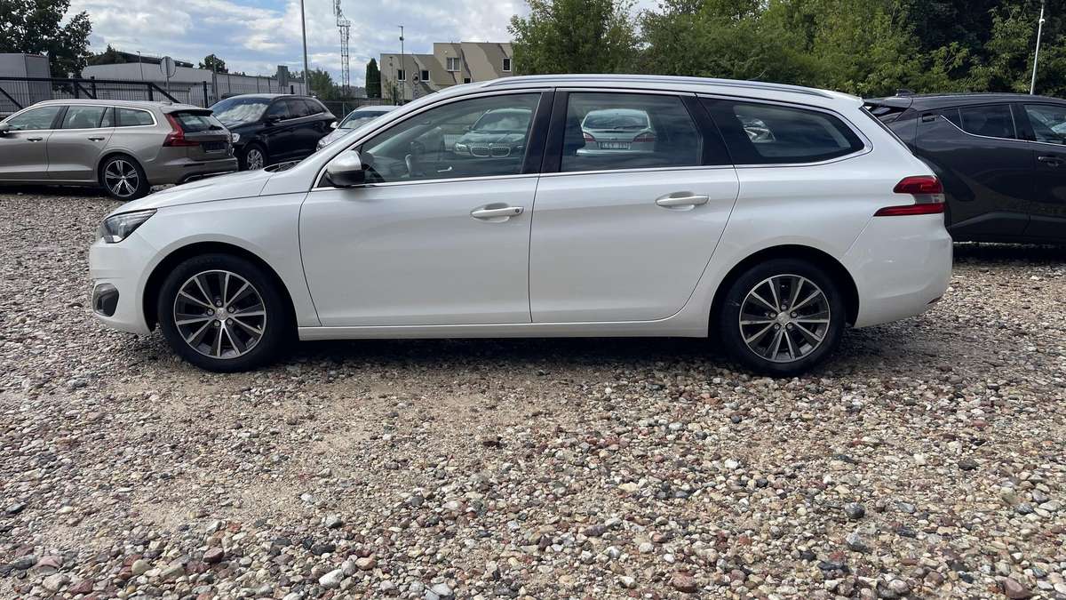 Peugeot 308, 1.2 l., Универсал