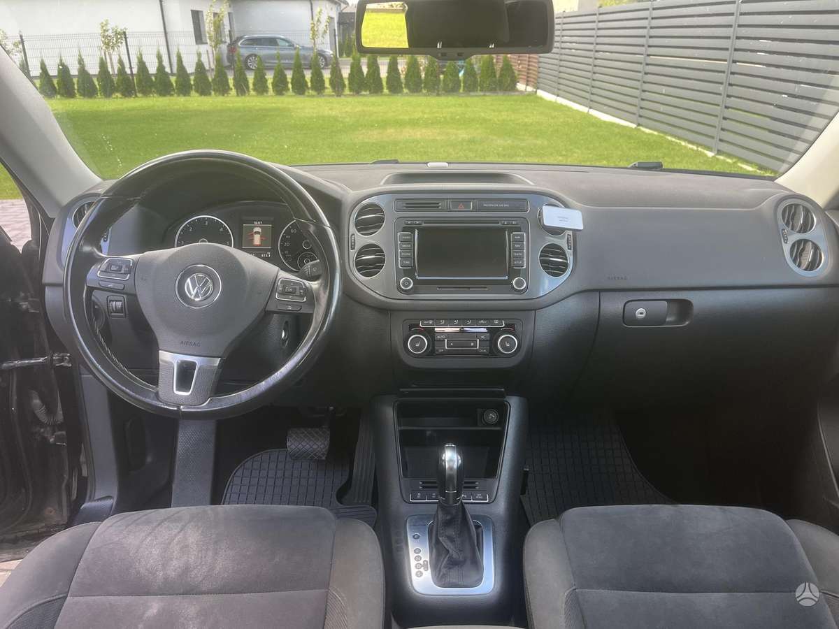 Volkswagen Tiguan - 11