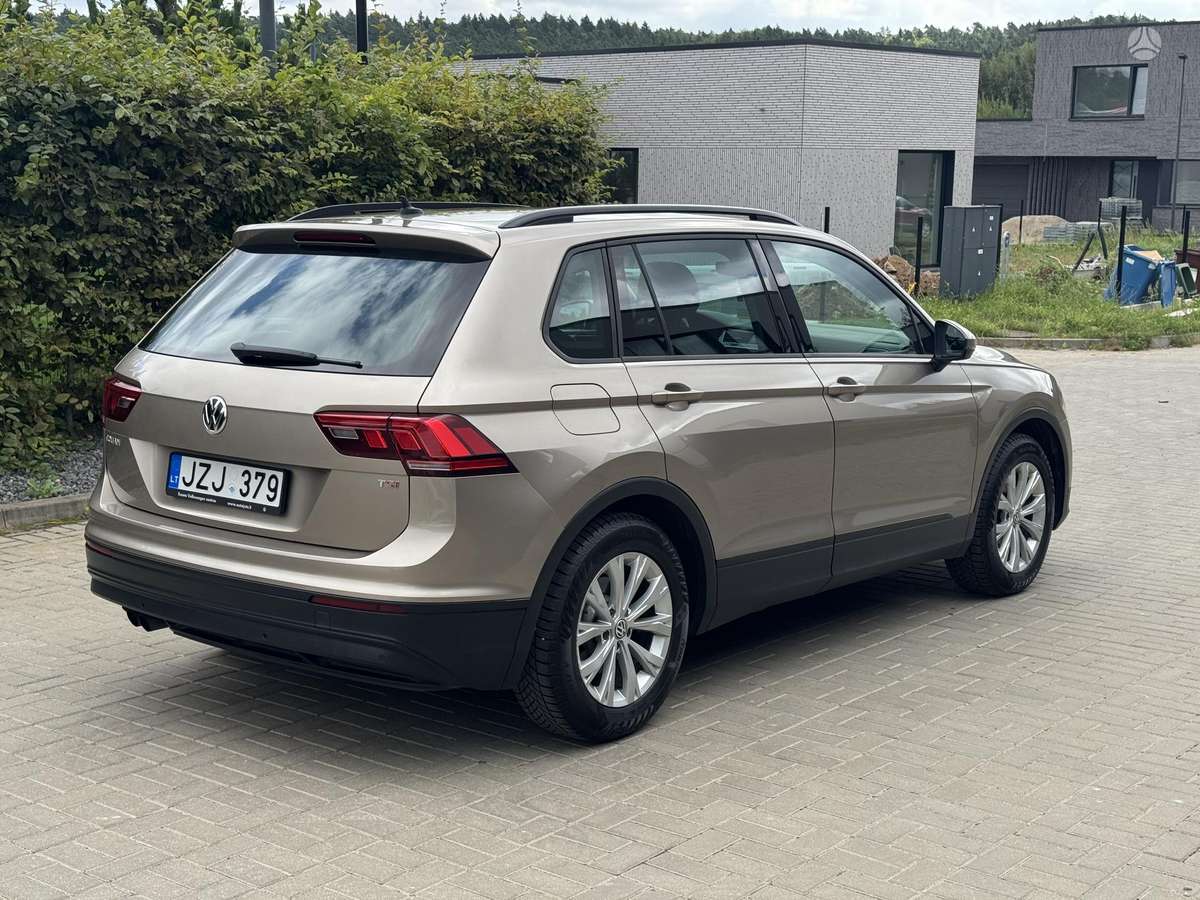 Volkswagen Tiguan - 5