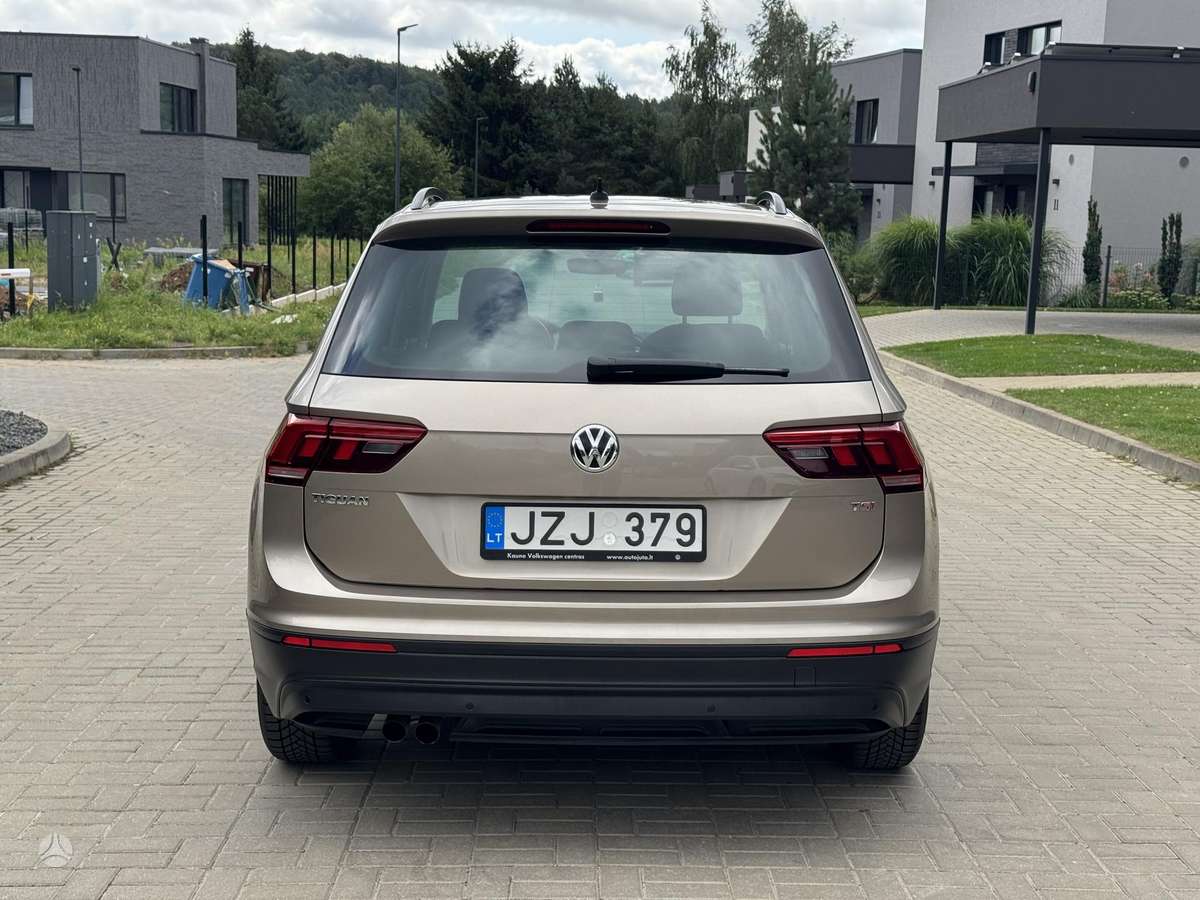 Volkswagen Tiguan - 6