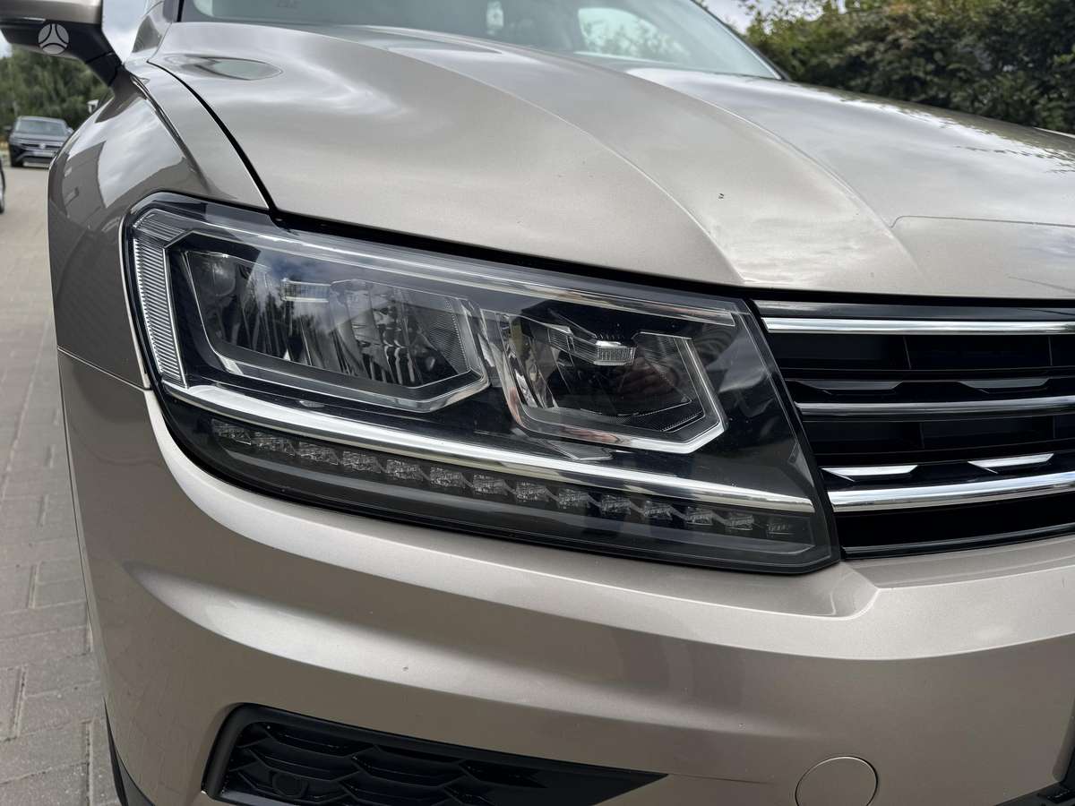 Volkswagen Tiguan - 10