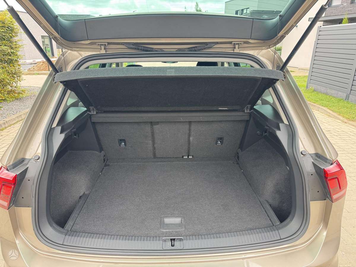 Volkswagen Tiguan - 11