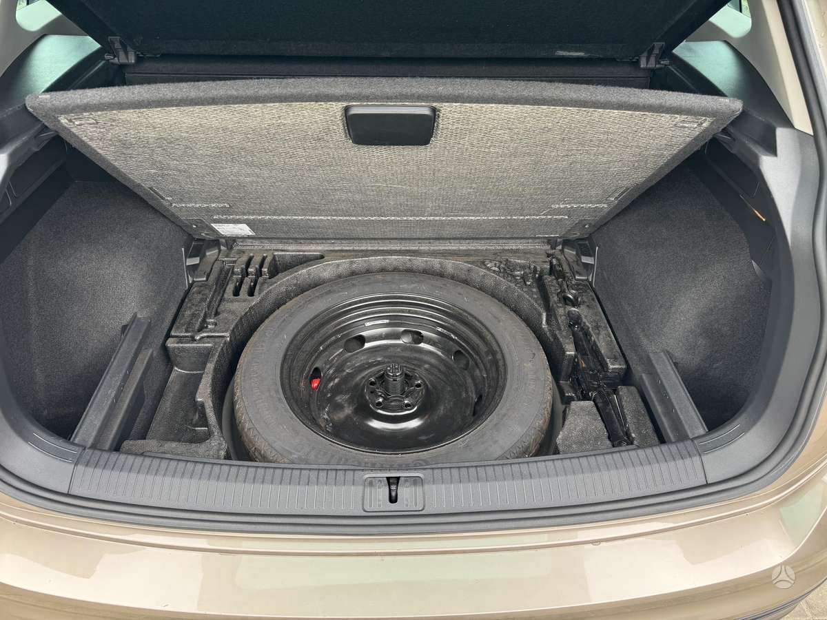 Volkswagen Tiguan - 12