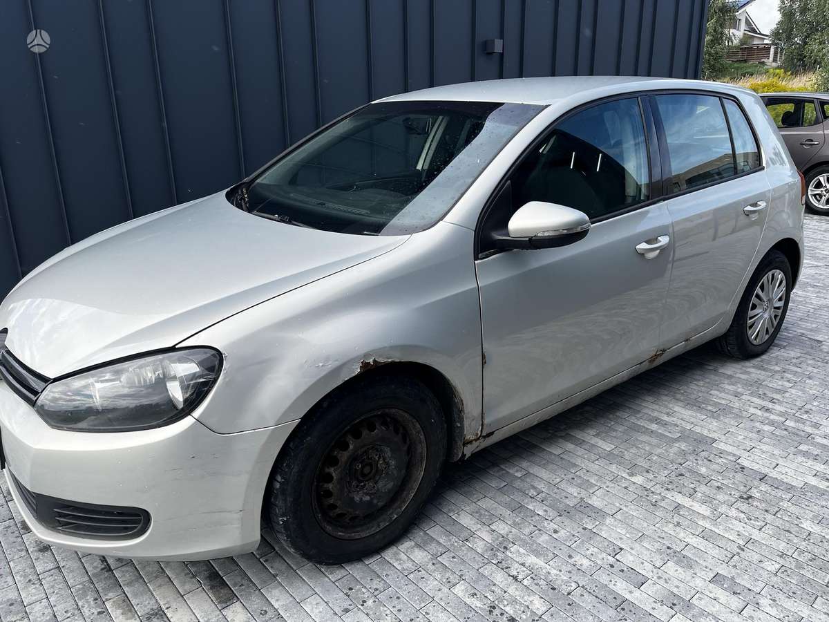 Volkswagen Golf - 2