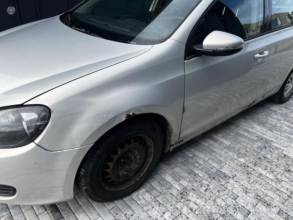 Volkswagen Golf - 8