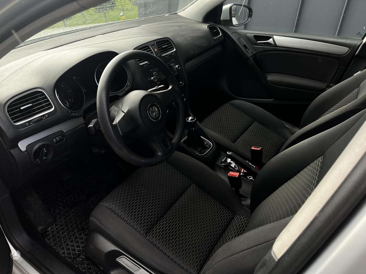 Volkswagen Golf - 9