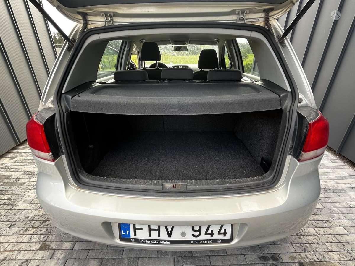 Volkswagen Golf - 11