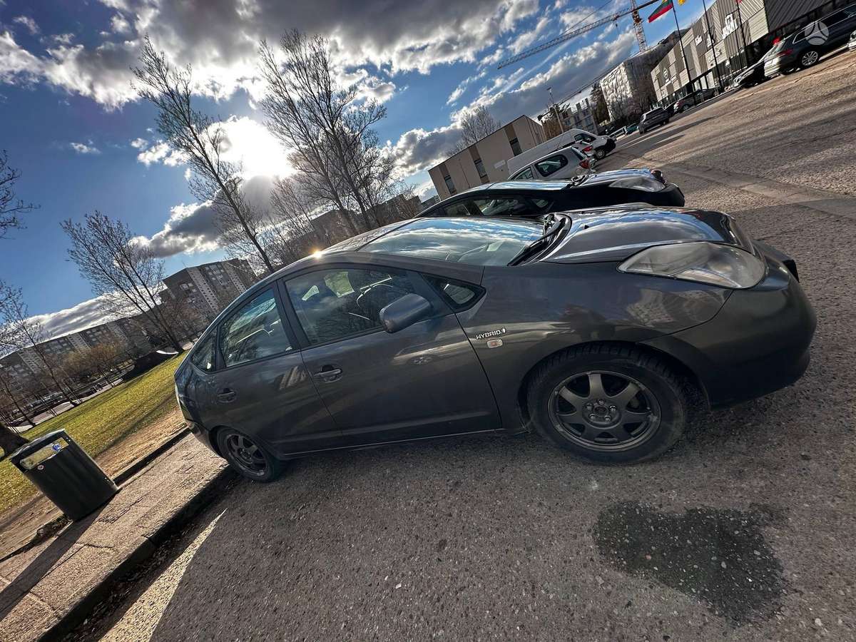Toyota Prius, 1.5 l., Седан