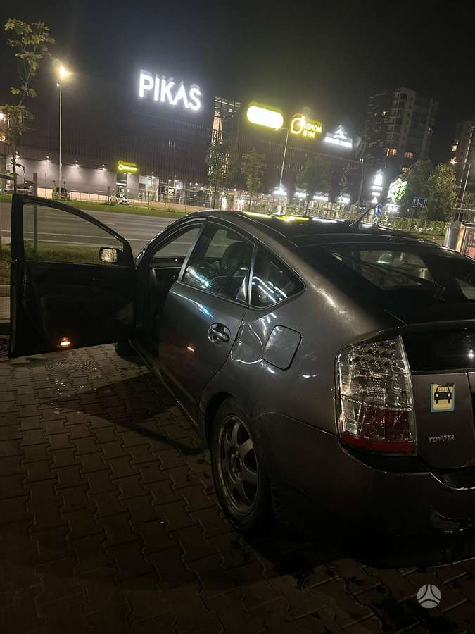 Toyota Prius, 1.5 l., Седан