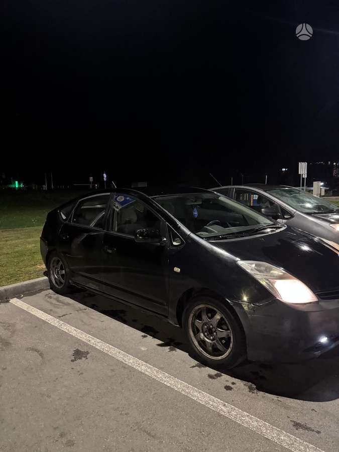 Toyota Prius, 1.5 l., sedanas