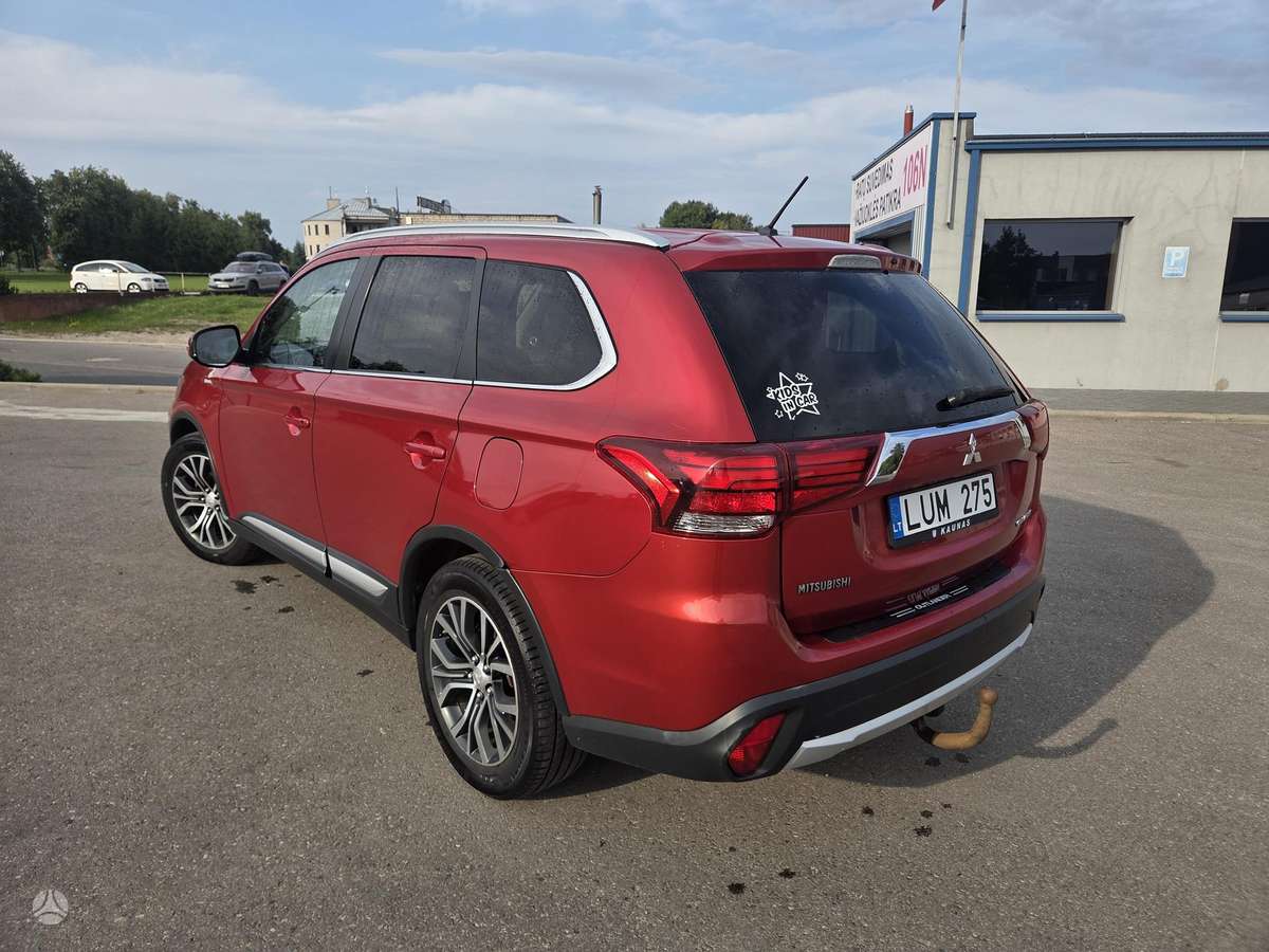 Mitsubishi Outlander, off-road / crossover