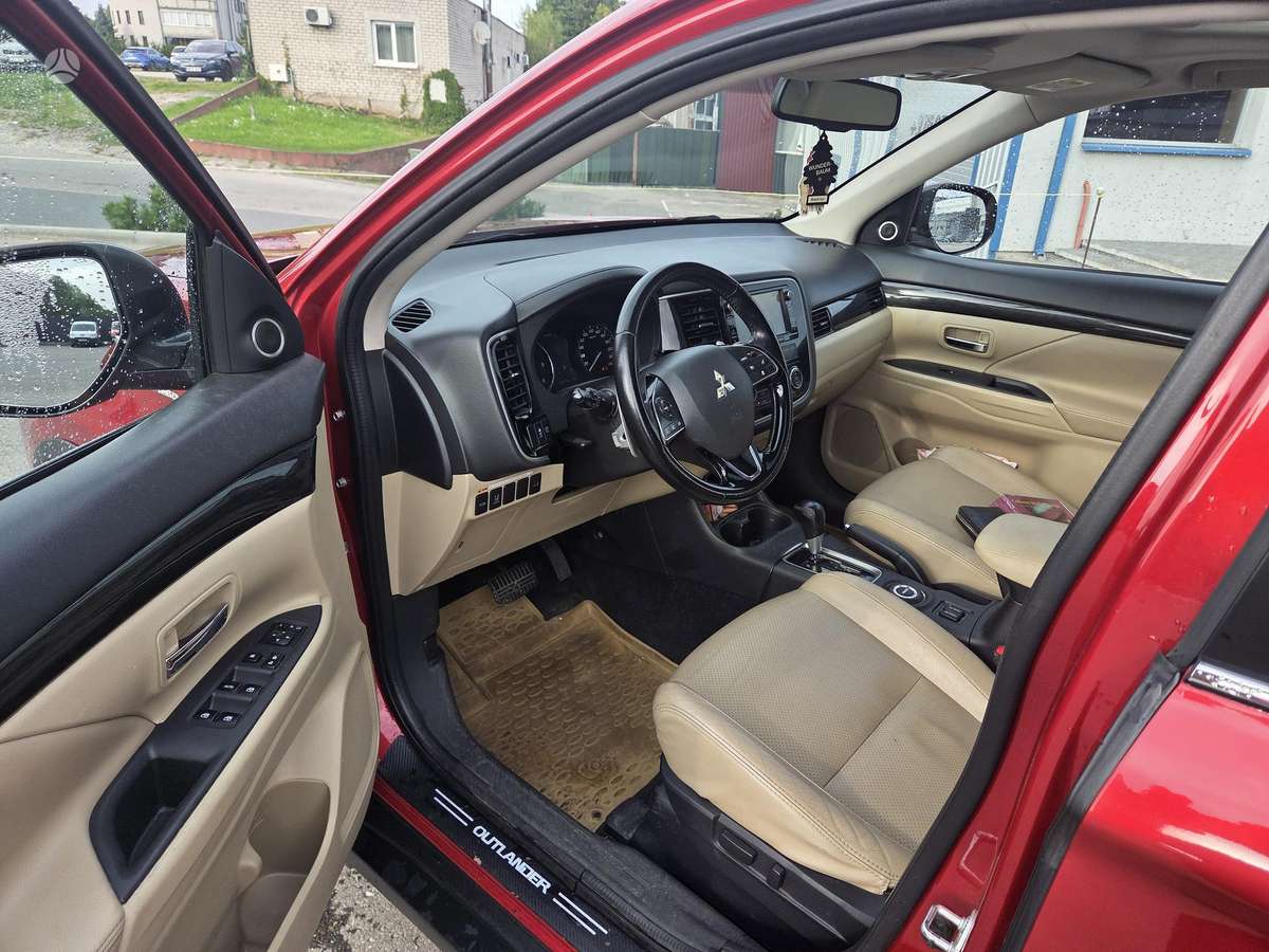 Mitsubishi Outlander, Внедорожник / Кроссовер