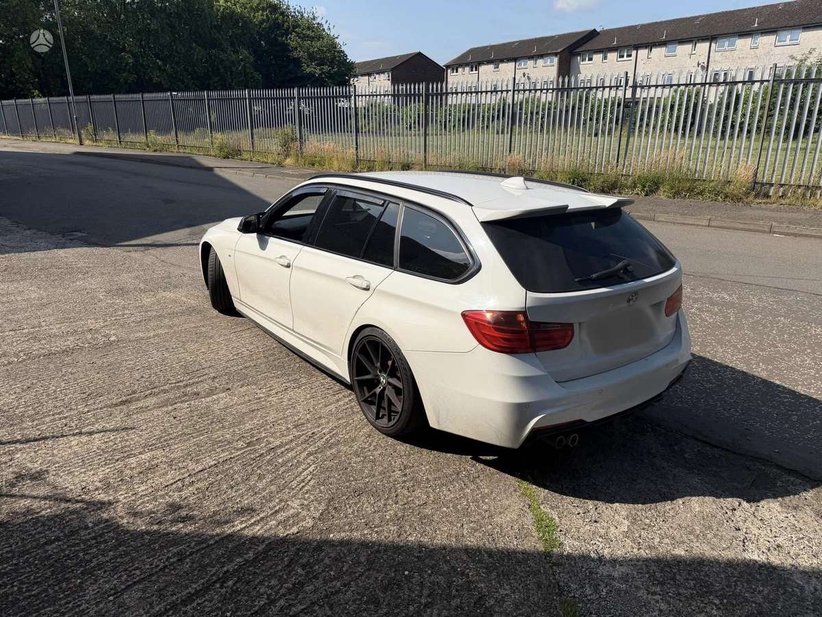 BMW 330
