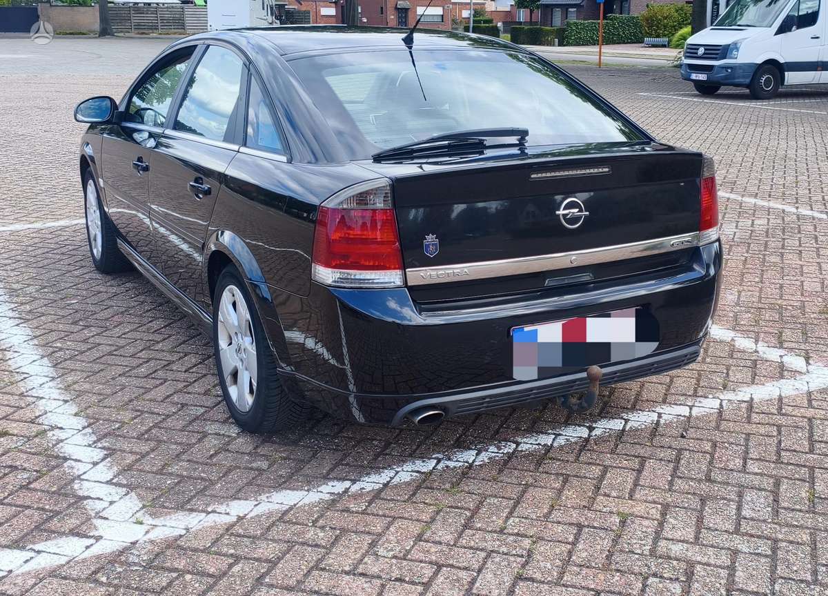Opel Vectra, 2.2 l., Хэтчбек