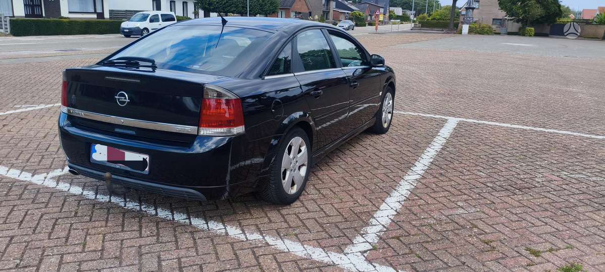 Opel Vectra, 2.2 l., Хэтчбек