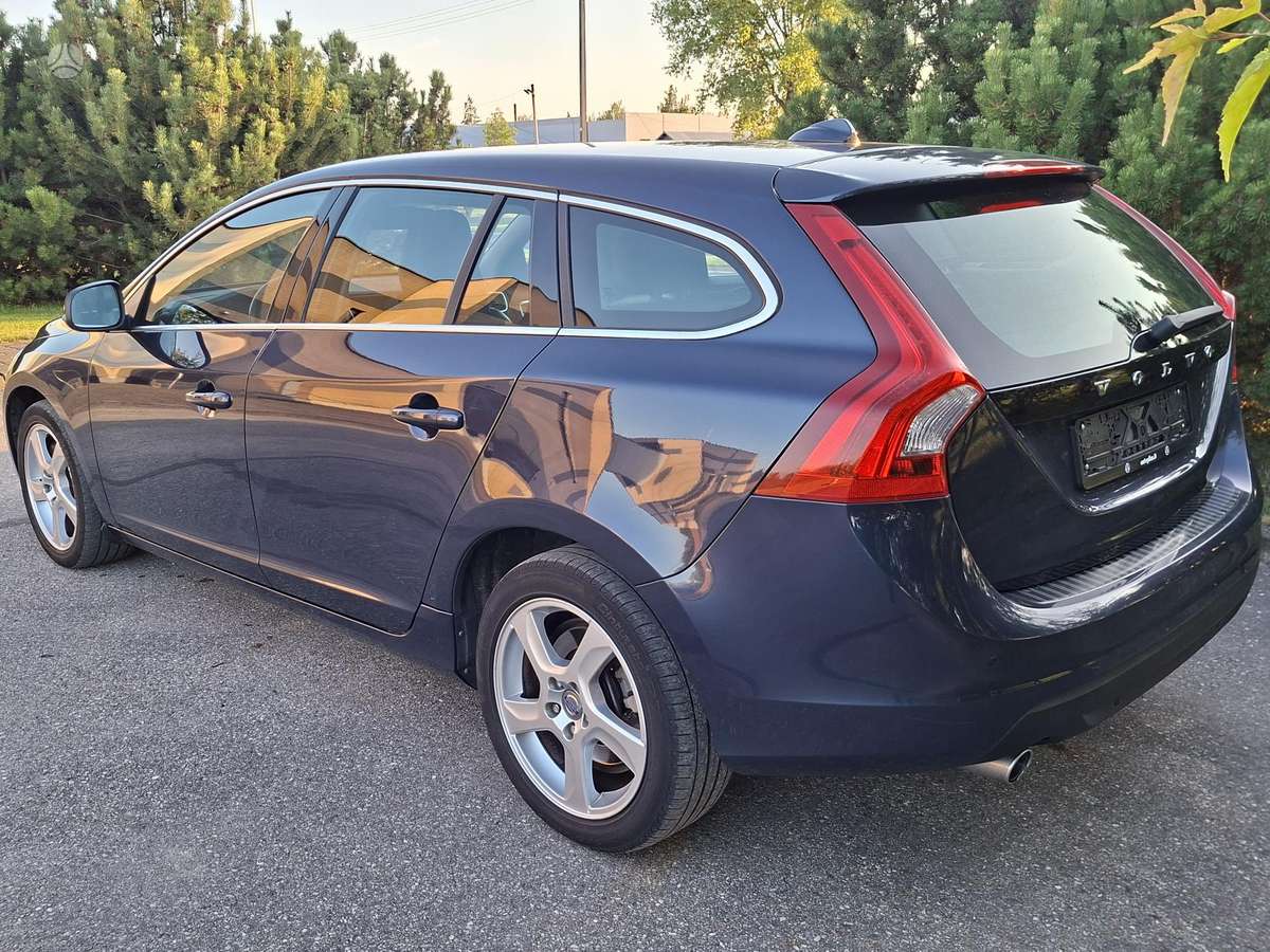 Volvo V60, 2.4 l., hatchback