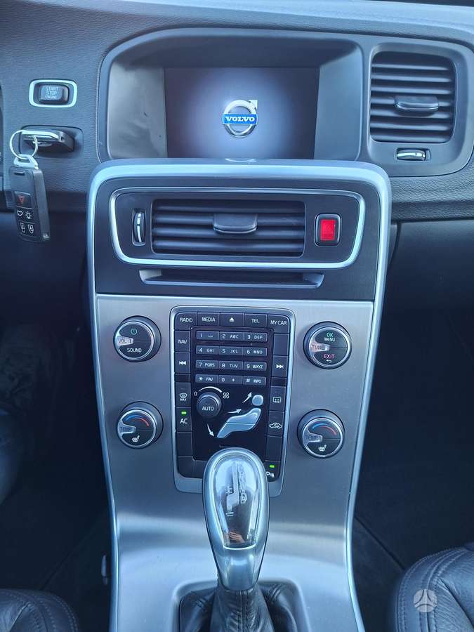 Volvo V60, 2.4 l., hatchback