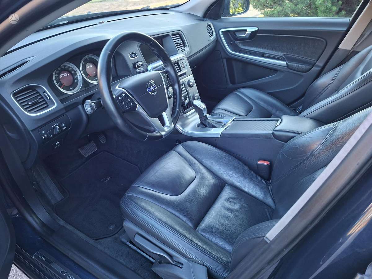 Volvo V60, 2.4 l., hatchback