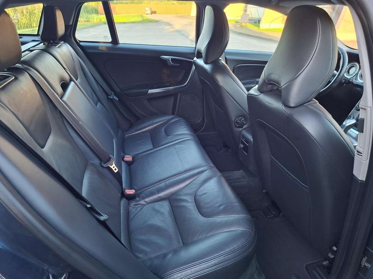 Volvo V60, 2.4 l., hatchback