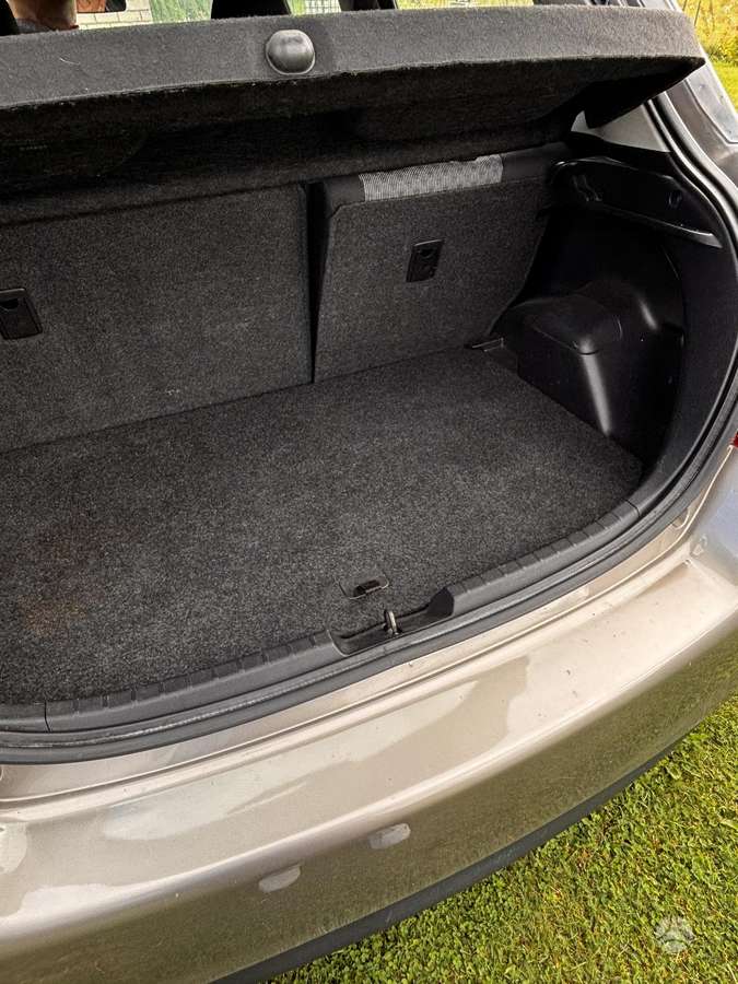 Toyota Yaris - 4