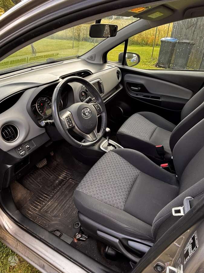 Toyota Yaris - 6