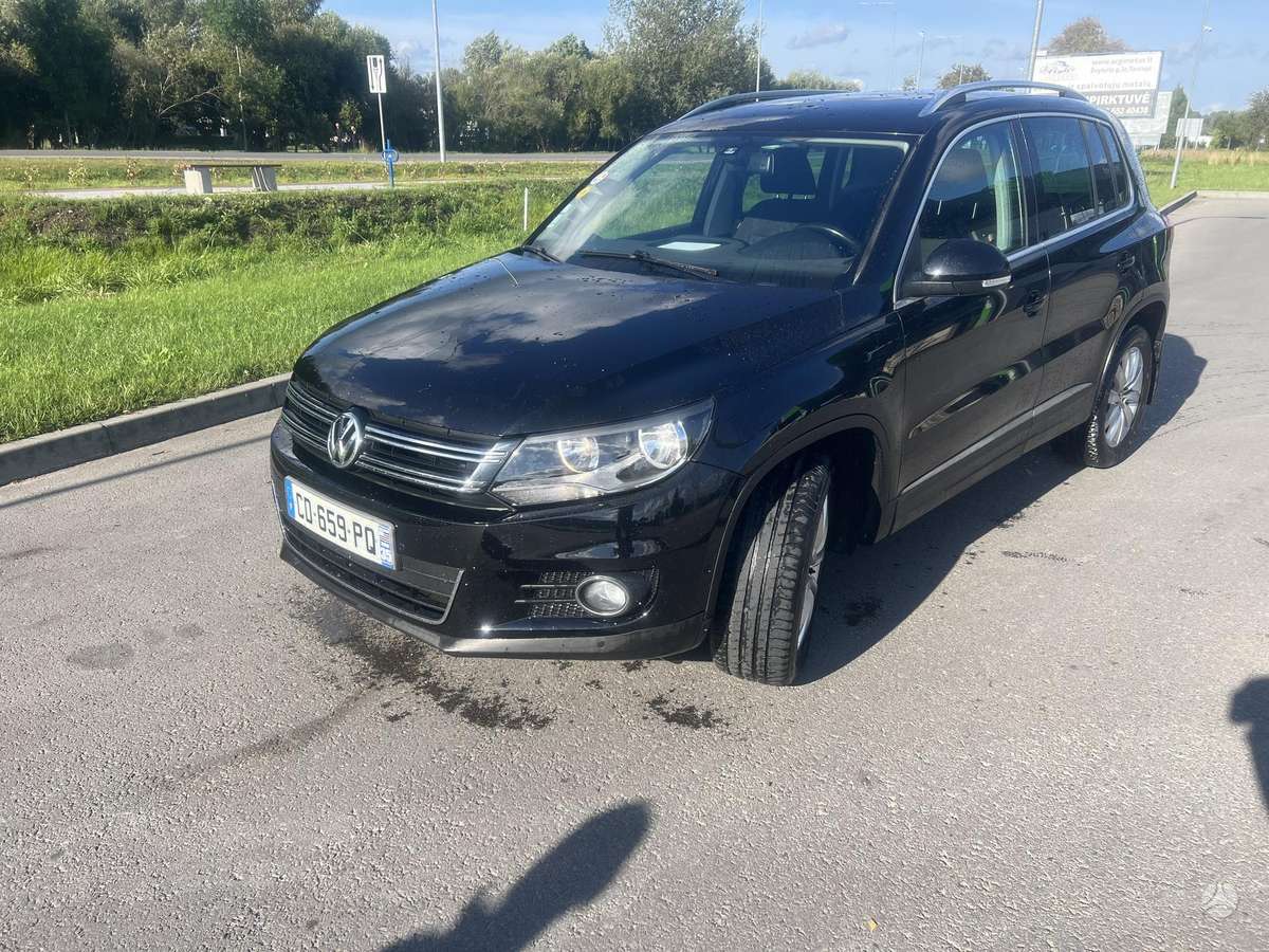 Volkswagen Tiguan - 1