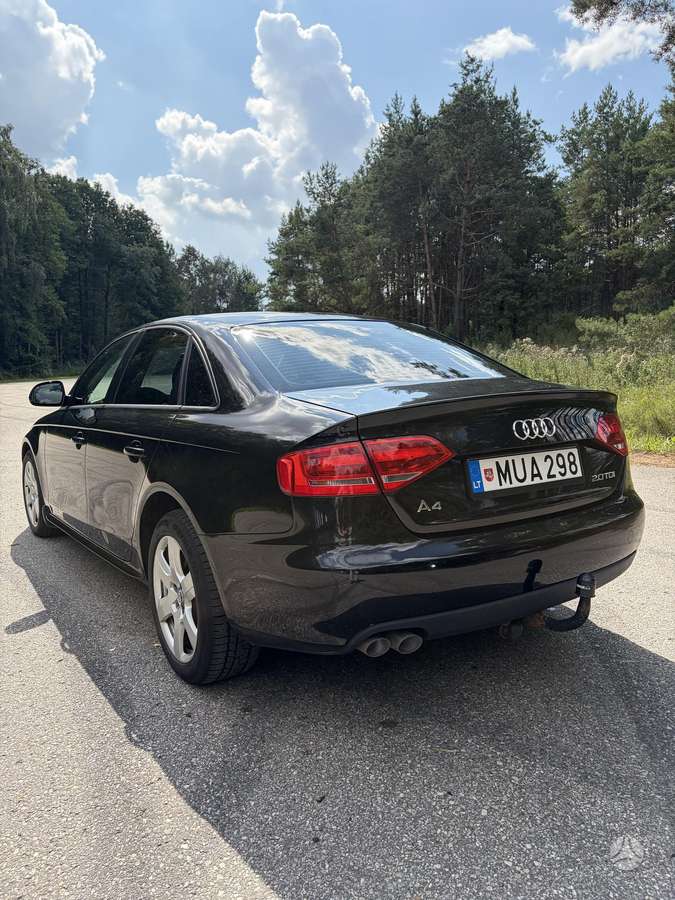 Audi A4, 2.0 l., sedanas