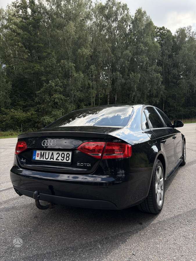Audi A4, 2.0 l., Седан
