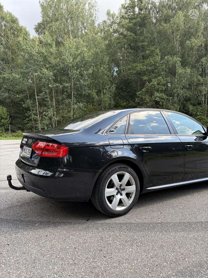 Audi A4, 2.0 l., Седан