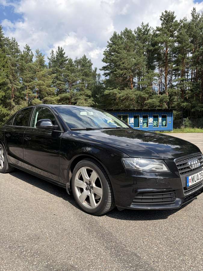 Audi A4, 2.0 l., sedanas