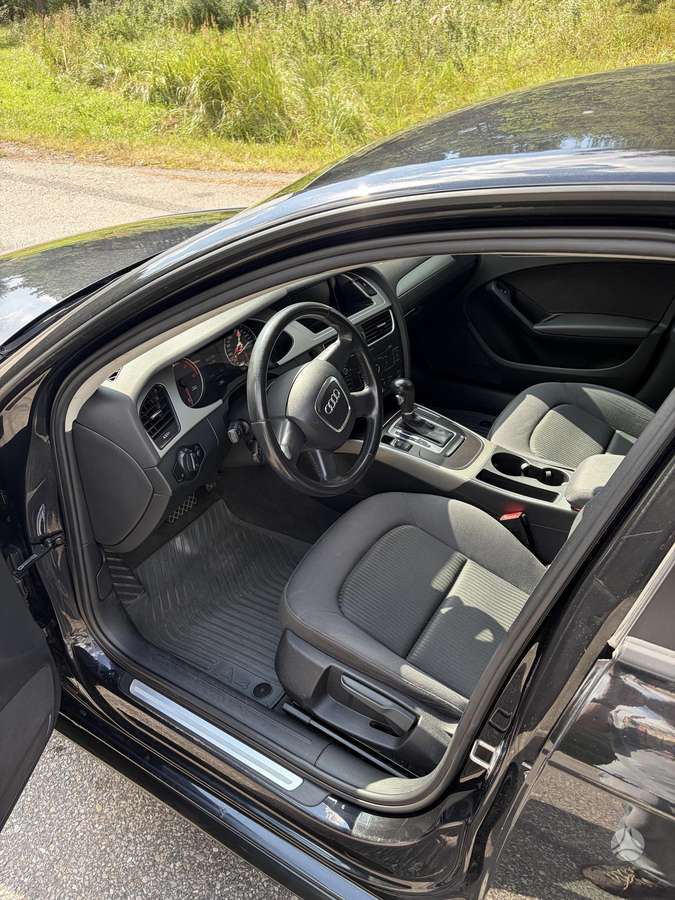 Audi A4, 2.0 l., Седан