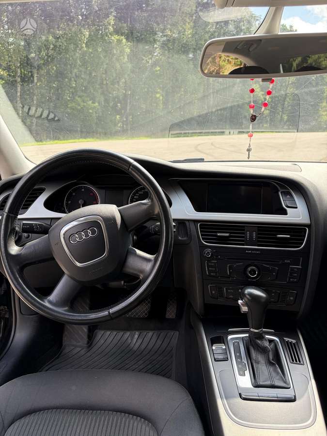 Audi A4, 2.0 l., Седан