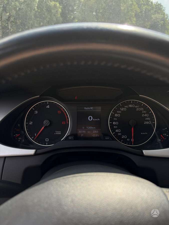 Audi A4, 2.0 l., Седан