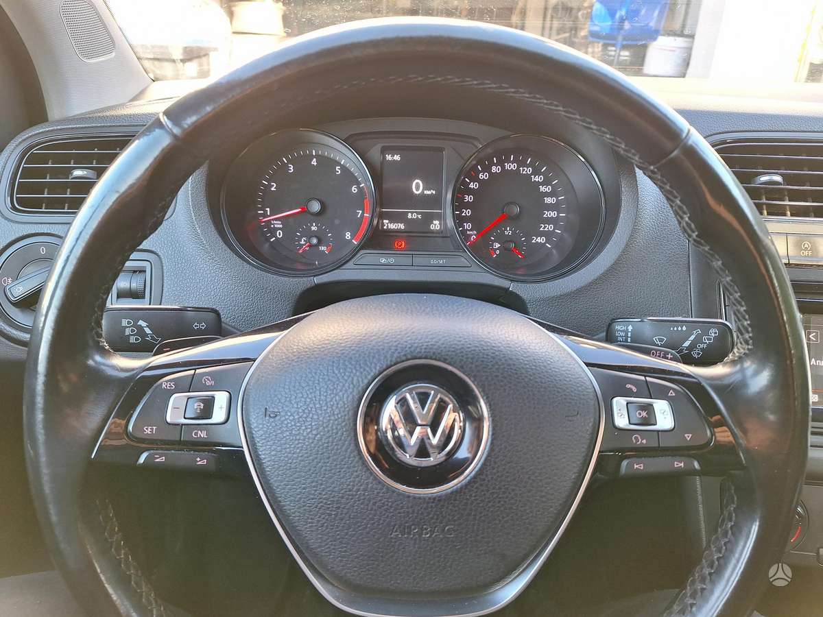 Volkswagen Polo - 1