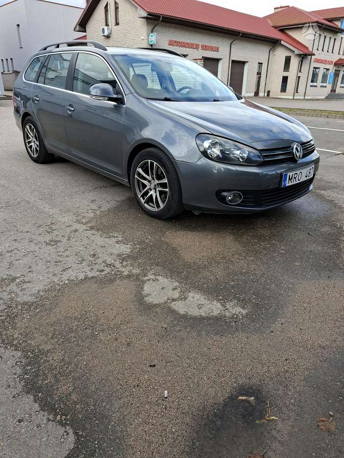 Volkswagen Golf - 1