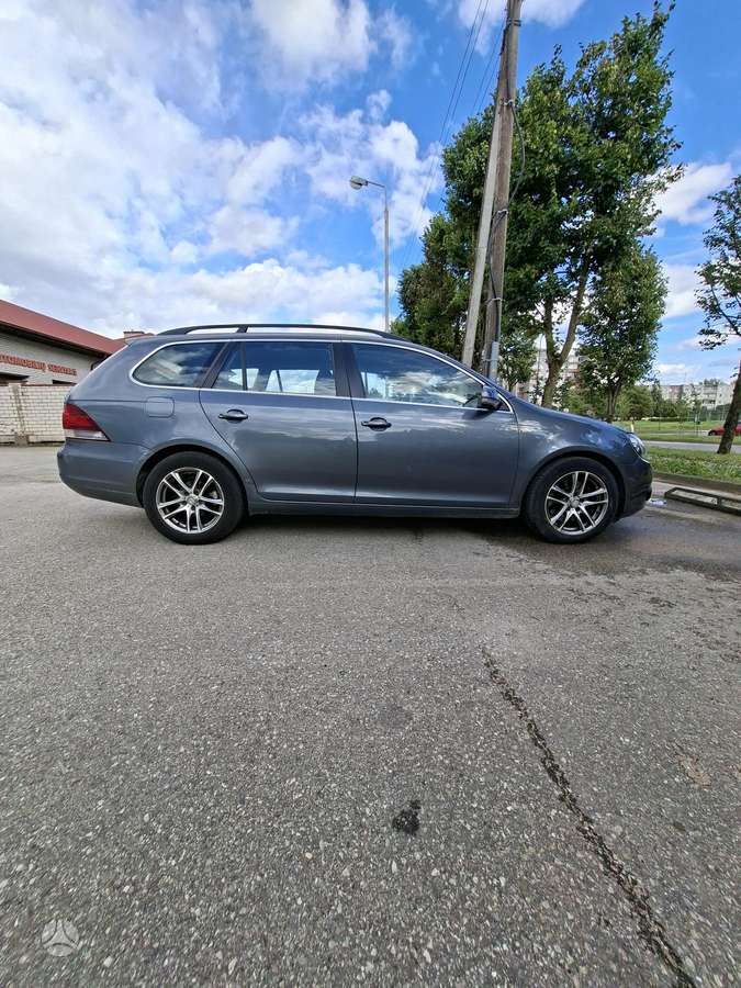 Volkswagen Golf - 5