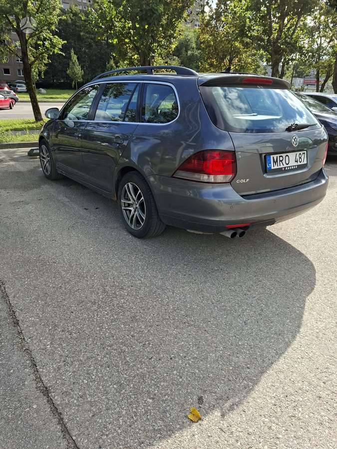Volkswagen Golf - 6