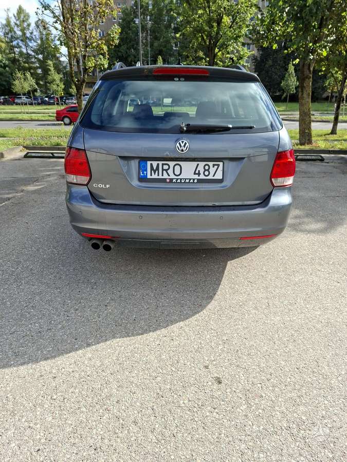 Volkswagen Golf - 8