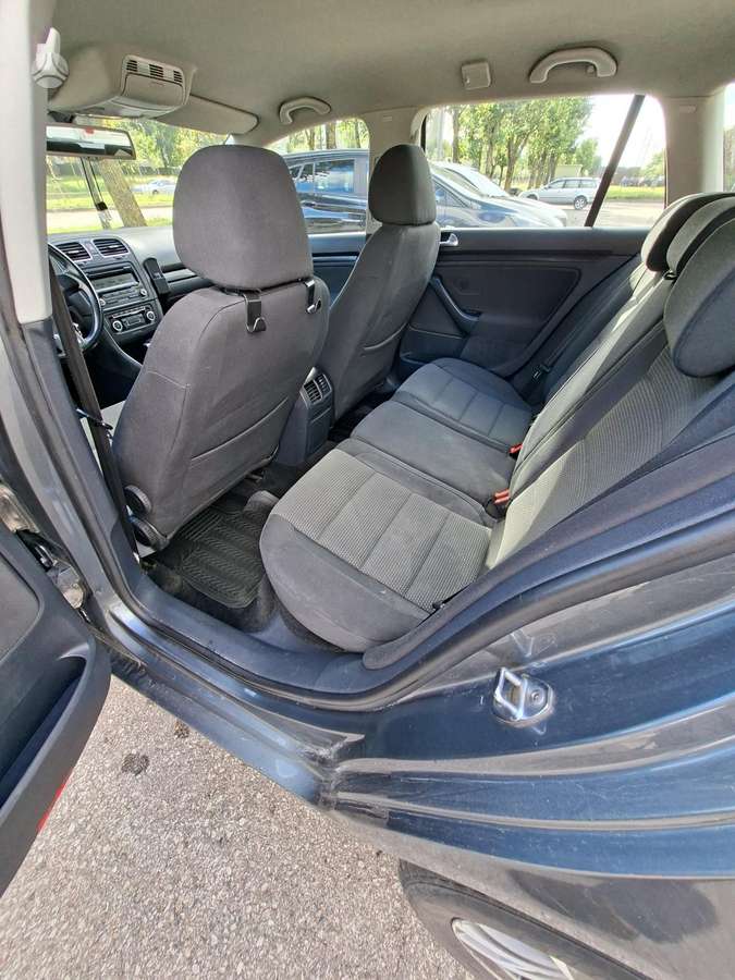 Volkswagen Golf - 11