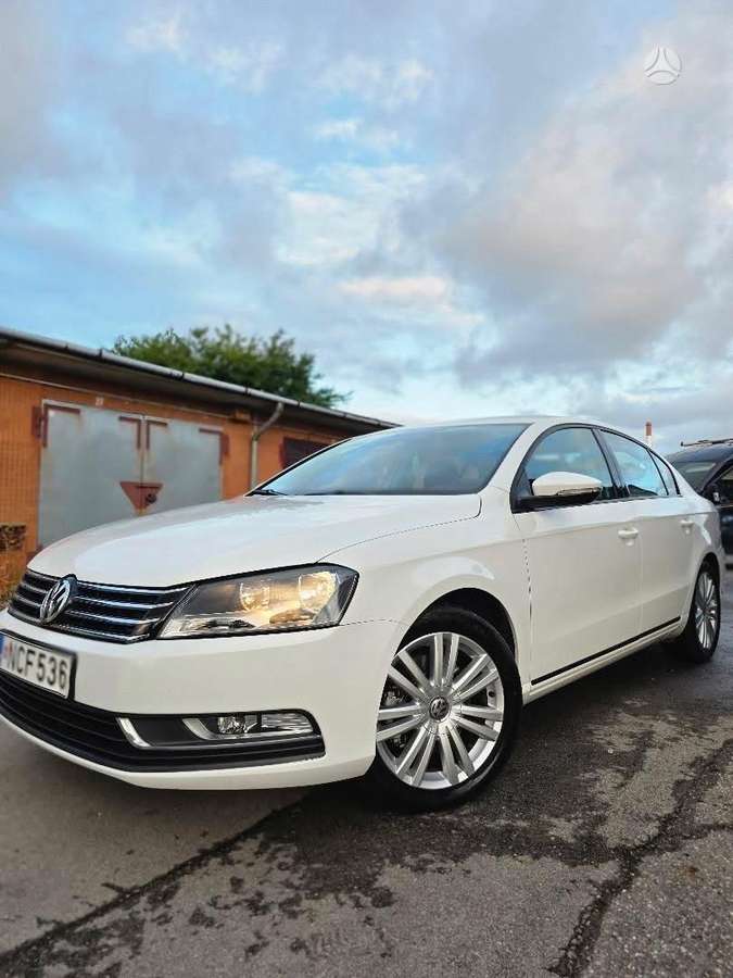 Volkswagen Passat - 2