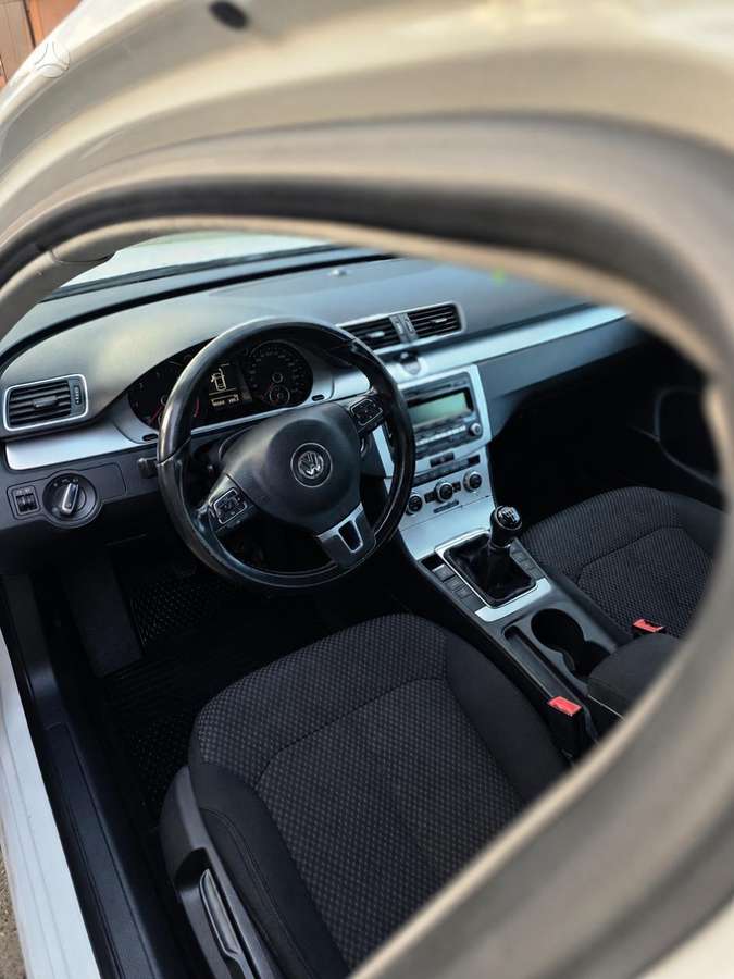 Volkswagen Passat - 5