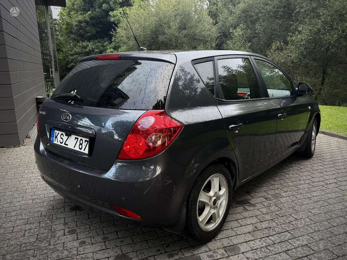 Kia Ceed, 1.6 l., hatchback