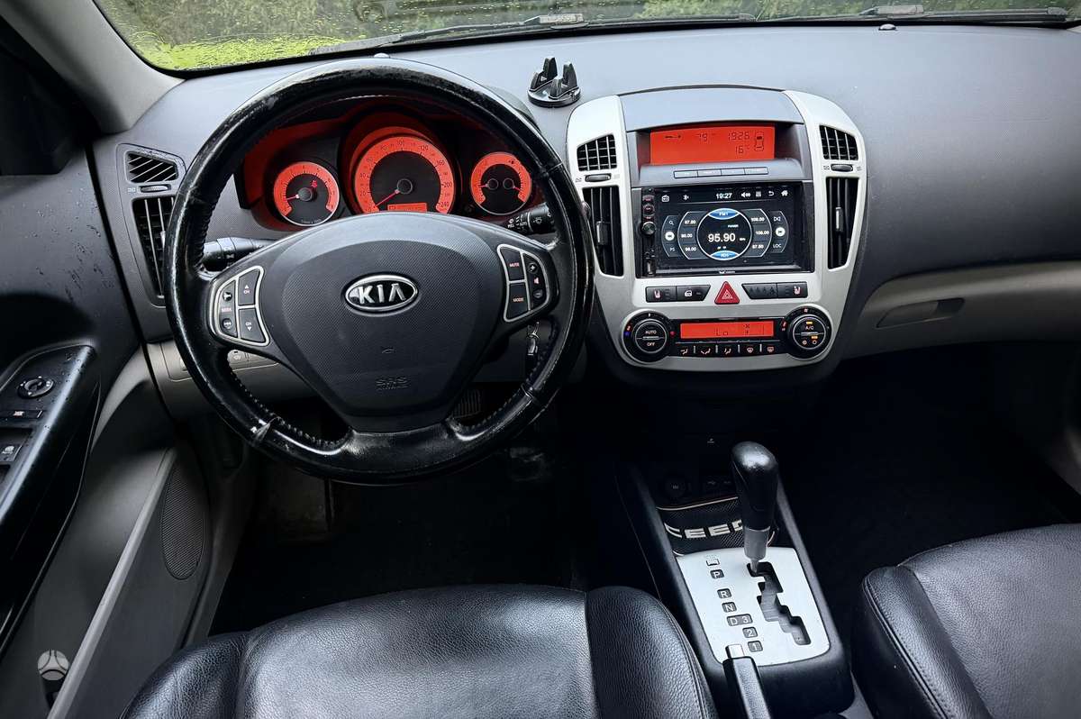 Kia Ceed, 1.6 l., hatchback