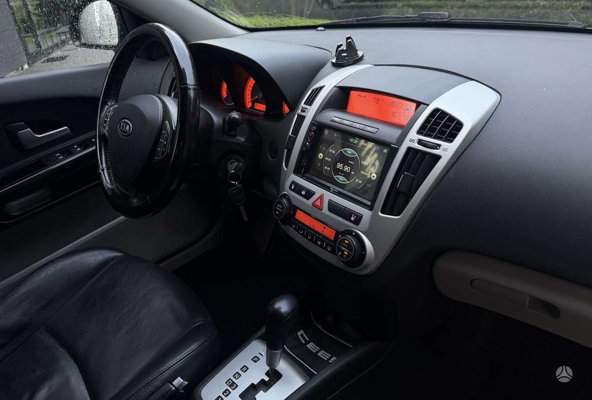 Kia Ceed, 1.6 l., hatchback