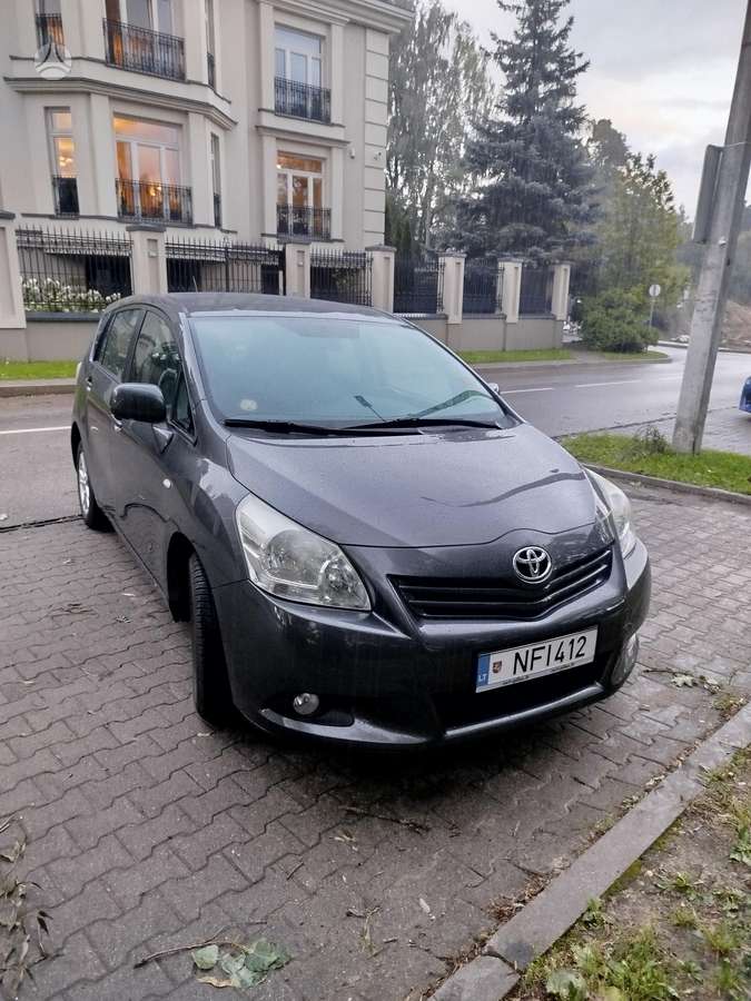 Toyota Verso - 1